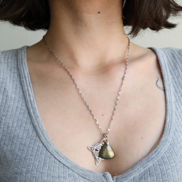 Talisman de prospérité ☽ Pyrite & nœud de sorcière – Image 3