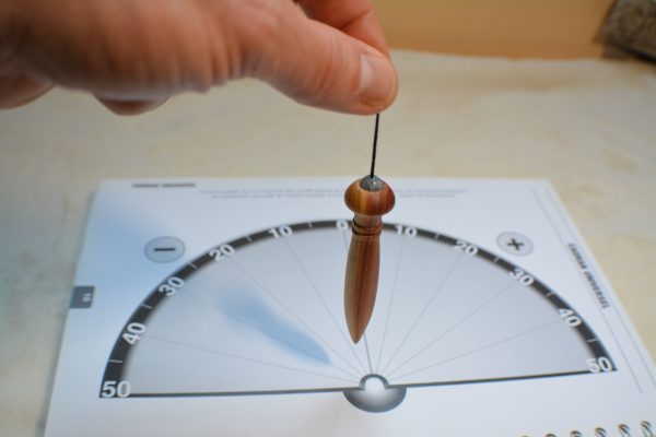 Pendule de radiesthésie : 9cm 20g, bois de genévrier et cristal de roche - Fait-main – Image 8