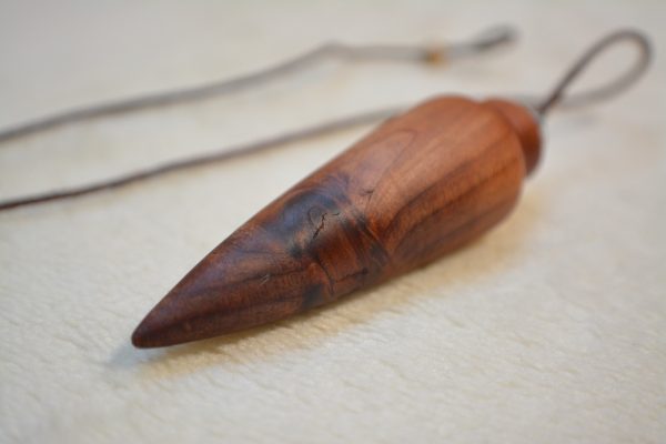 Pendule de radiesthésie : 6cm 12g, bois de genévrier et cristal de roche - Fait-main – Image 4