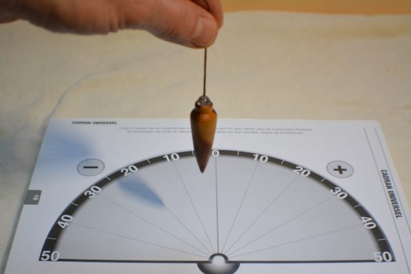 Pendule de radiesthésie : 6cm 12g, bois de genévrier et cristal de roche - Fait-main – Image 7