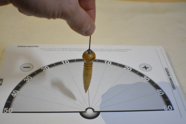 Pendule de radiesthésie : 7cm 15g, bois d'olivier et cristal de roche - Fait-main – Image 6