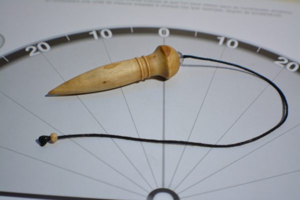 Pendule de radiesthésie : 7cm 15g, bois d'olivier et cristal de roche - Fait-main – Image 8