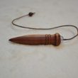 Pendule de radiesthésie : 6cm 10g, bois de genévrier et cristal de roche - Fait-main