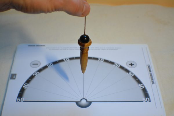 Pendule de radiesthésie : 8cm 18,5g, bois de genévrier et obsidienne dorée - Fait-main – Image 7