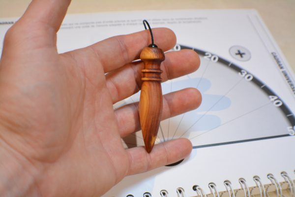Pendule de radiesthésie : 8cm 18,5g, bois de genévrier et obsidienne dorée - Fait-main – Image 5